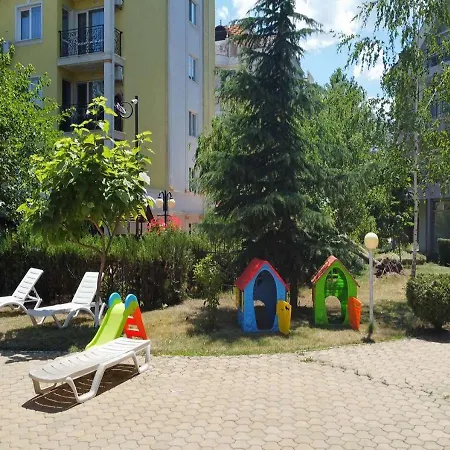 Ideal Three Bed For Families Closed To The Апартамент