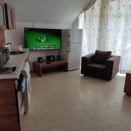 Ideal Three Bed For Families Closed To The Apartmán Sluneční pobřeží