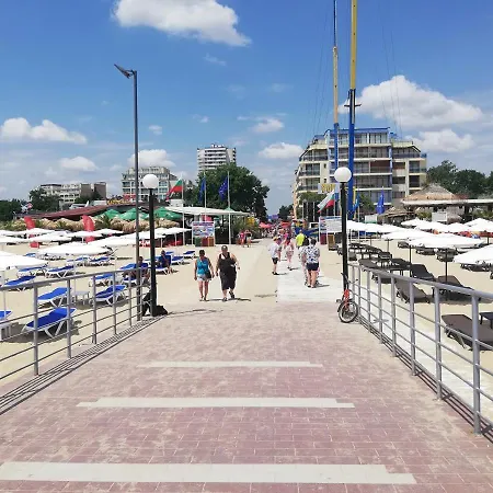 Ideal Three Bed For Families Closed To The