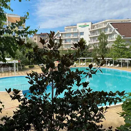 Ideal Three Bed For Families Closed To The Sunny Beach