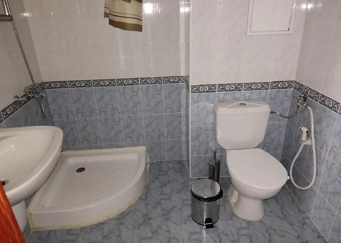 Апартаменти Ideal Three Bed For Families Closed To The *