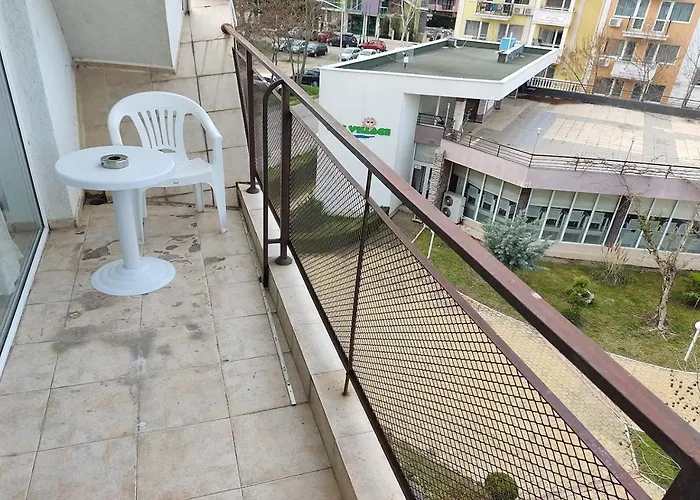 Ideal Three Bed For Families Closed To The