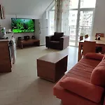 Ideal Three Bed For Families Closed To The *